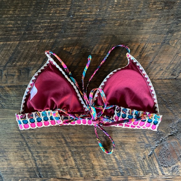 3/$15 🥳 Xhilaration floral embroidered triangle bikini top - Picture 12 of 12